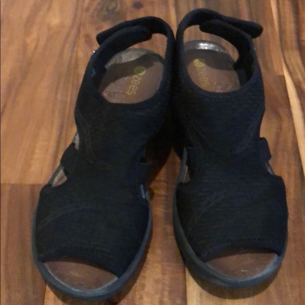 BZEES Black Dream Sandas